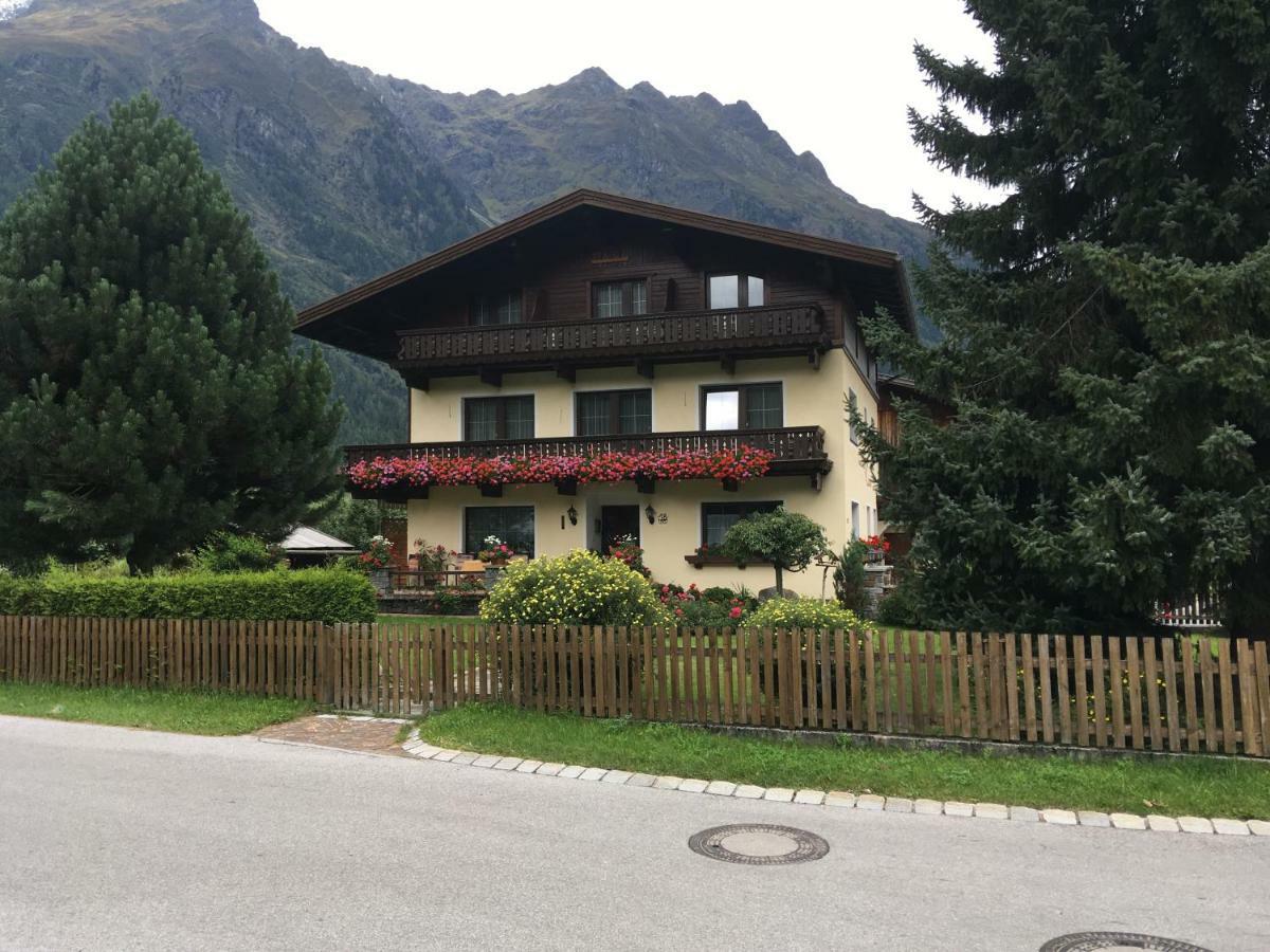 Landhaus Kuen Huben  Bagian luar foto